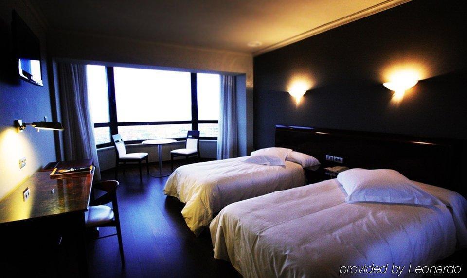 Hotel Occidental Vigo Zimmer foto