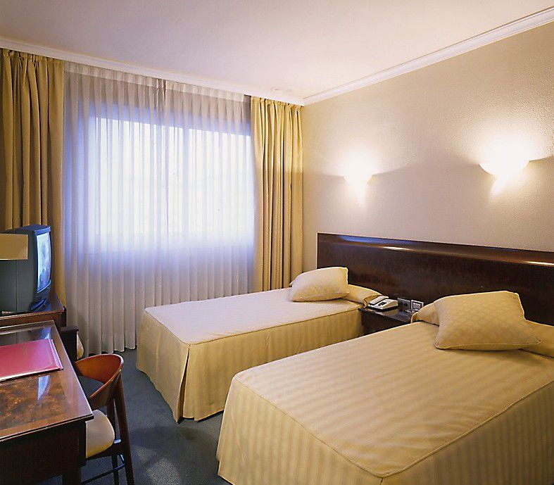 Hotel Occidental Vigo Zimmer foto
